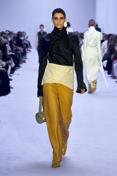 Look 22